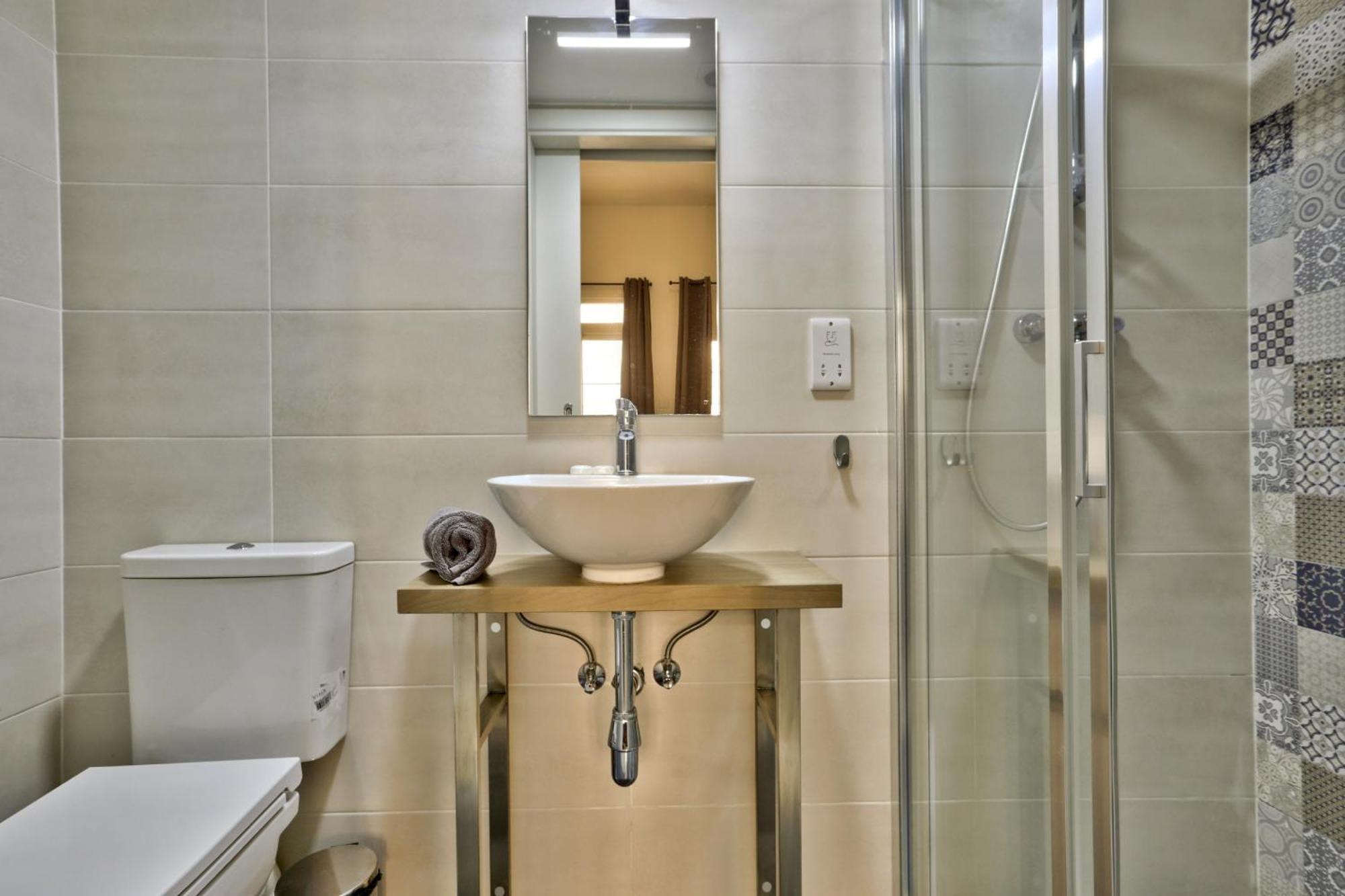Exquisite 3-Bedroom Duplex Penthouse With Jacuzzi In Valletta Centre Extérieur photo