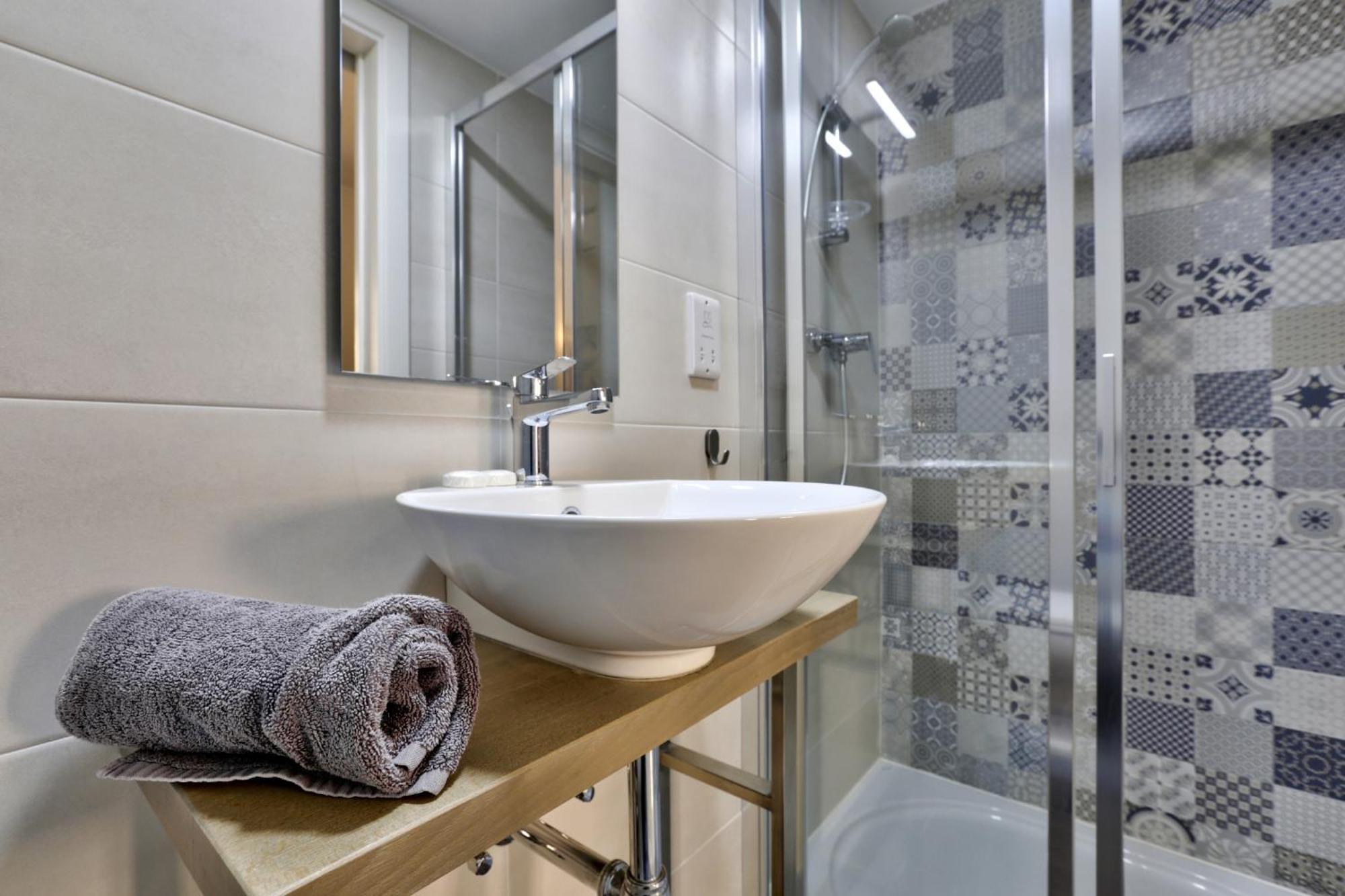 Exquisite 3-Bedroom Duplex Penthouse With Jacuzzi In Valletta Centre Extérieur photo