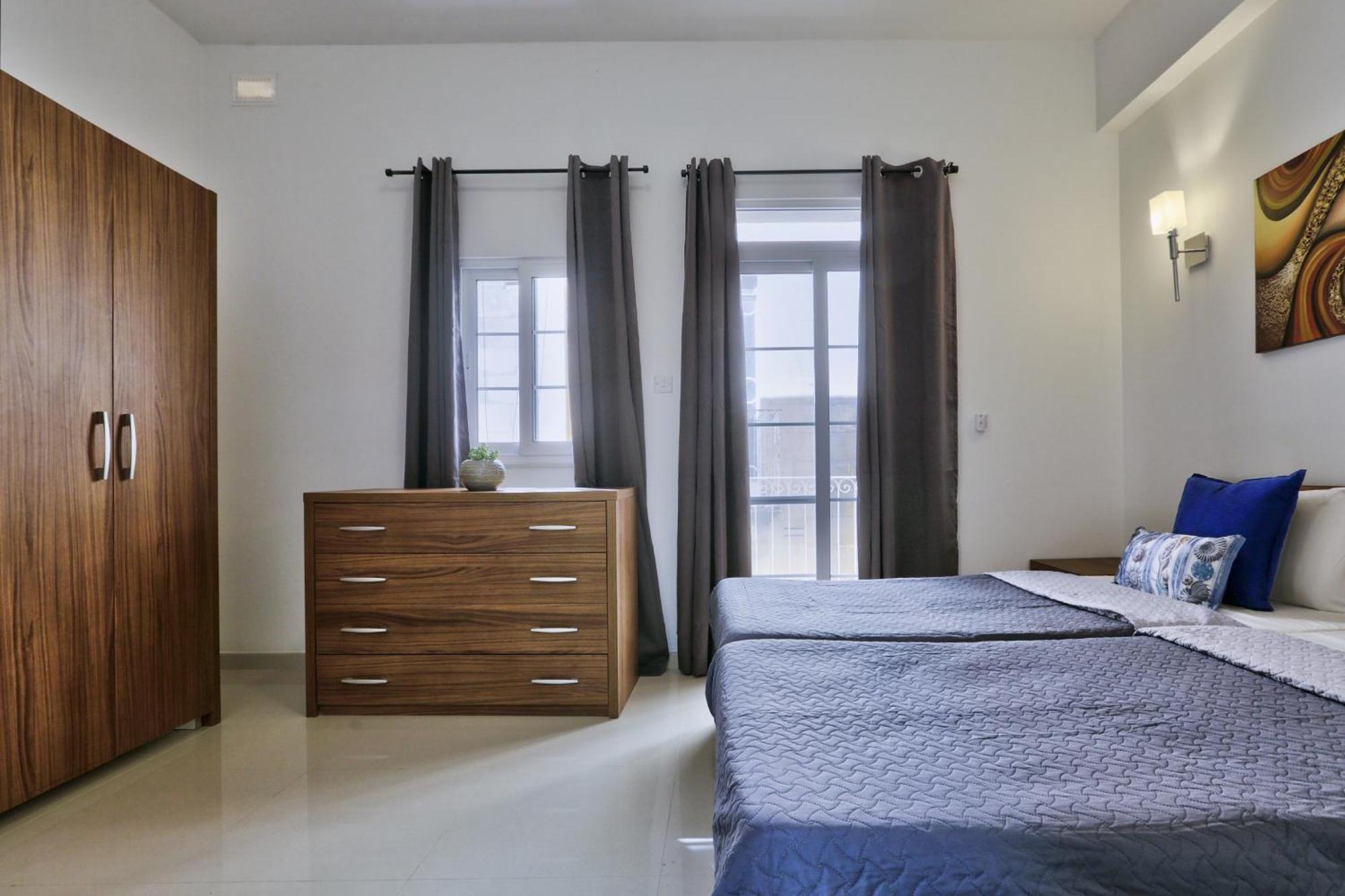 Exquisite 3-Bedroom Duplex Penthouse With Jacuzzi In Valletta Centre Extérieur photo