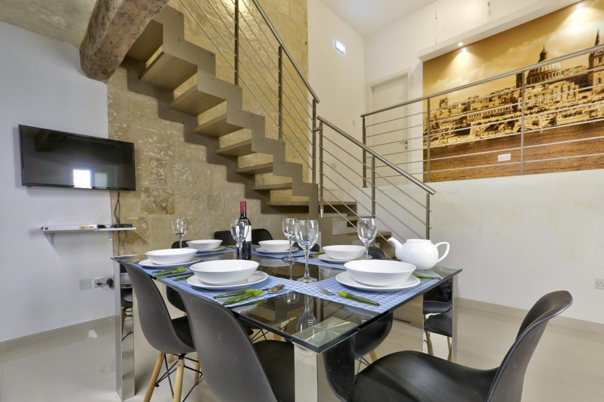 Exquisite 3-Bedroom Duplex Penthouse With Jacuzzi In Valletta Centre Extérieur photo