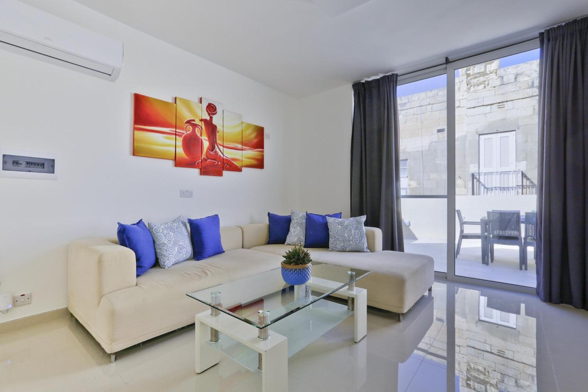 Exquisite 3-Bedroom Duplex Penthouse With Jacuzzi In Valletta Centre Extérieur photo