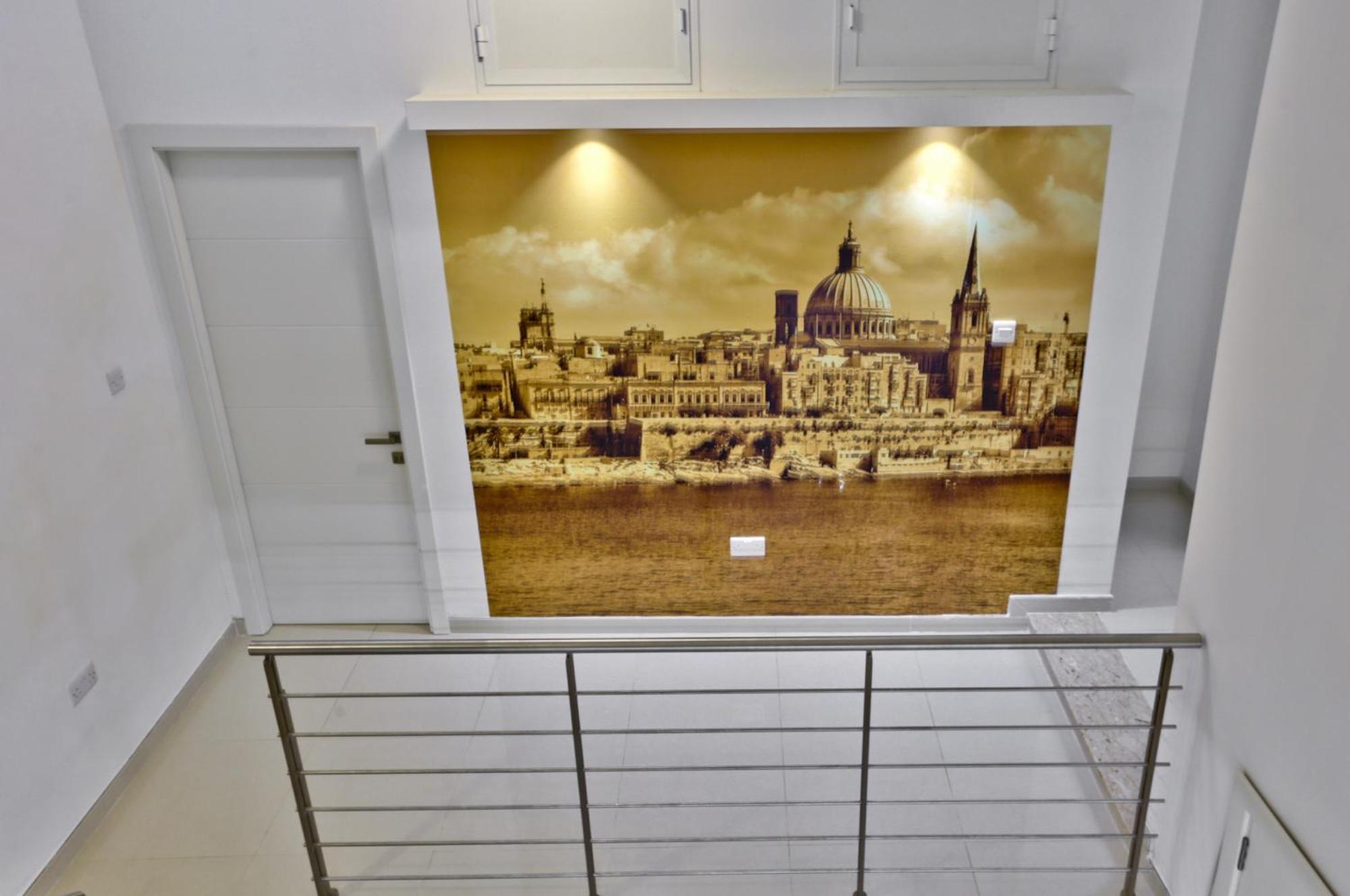 Exquisite 3-Bedroom Duplex Penthouse With Jacuzzi In Valletta Centre Extérieur photo