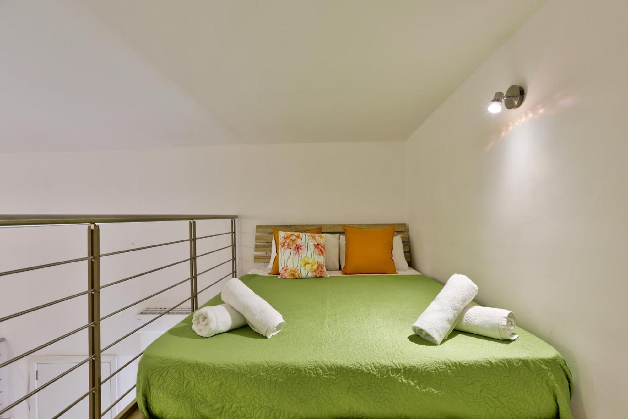 Exquisite 3-Bedroom Duplex Penthouse With Jacuzzi In Valletta Centre Extérieur photo